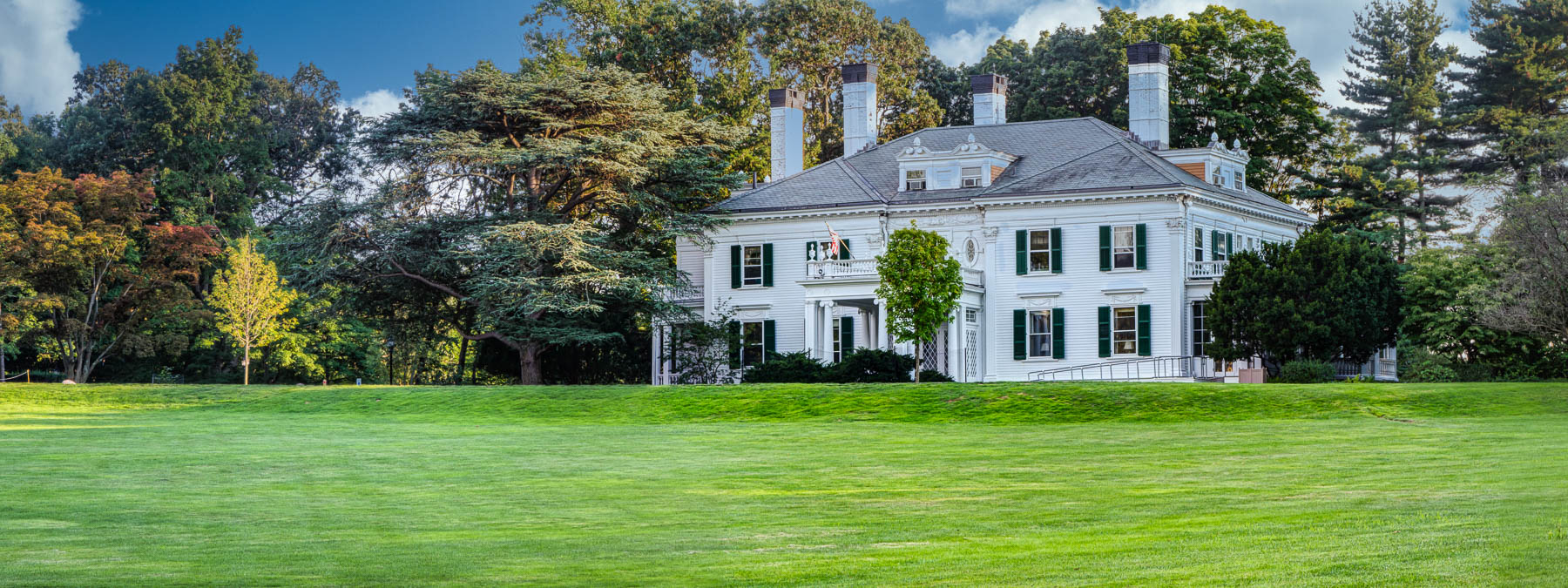 Mansion Panorama