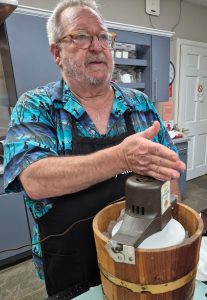 260812 Chef Paul Making Peach Ice Cream